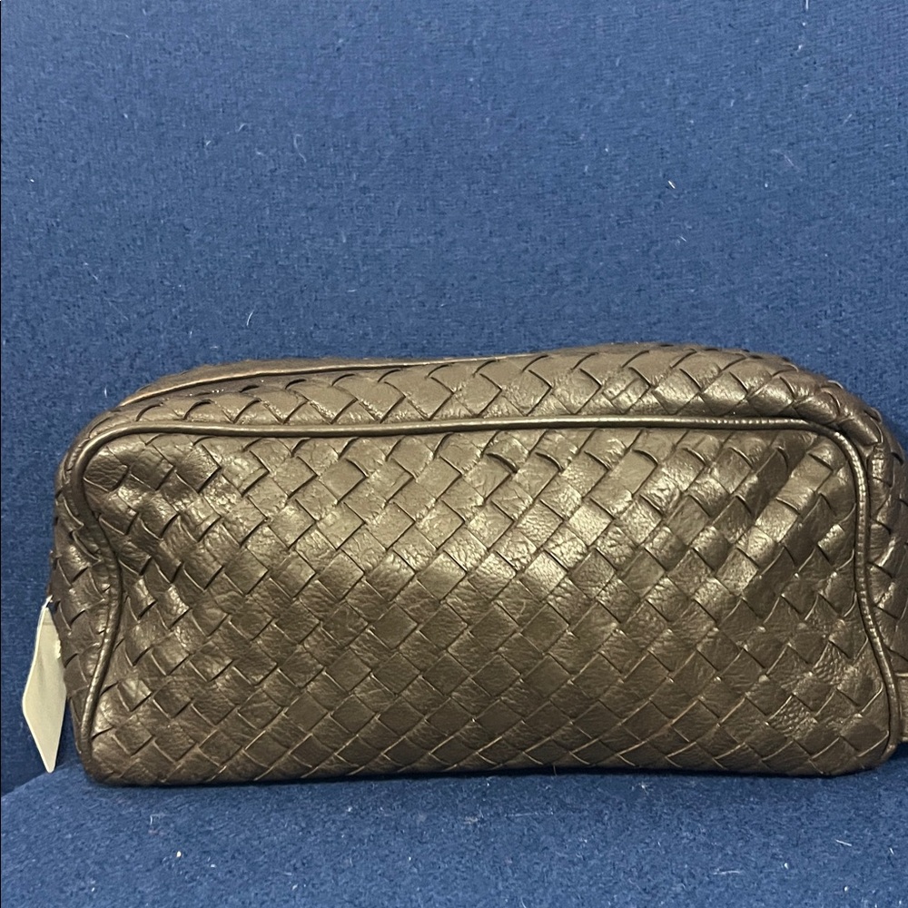 Bottega Veneta Intrecciato Woven Leather Toiletry Case - Dark Brown